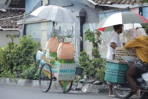 Rekomendasi Strategis Bupati Untuk Memajukan UMKM dan Perekonomian Daerah Di Era Globalisasi