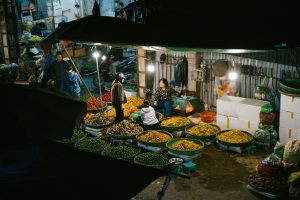Memahami Ekonomi Bukan Dengan Bahasa Bayi: Dari Ambisi Menuju Ekonomi Keberlanjutan